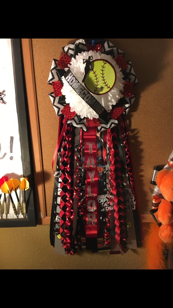 lilsunshineD's tweet photo. Customized Softball mum https://t.co/Z1qLF7oqKn