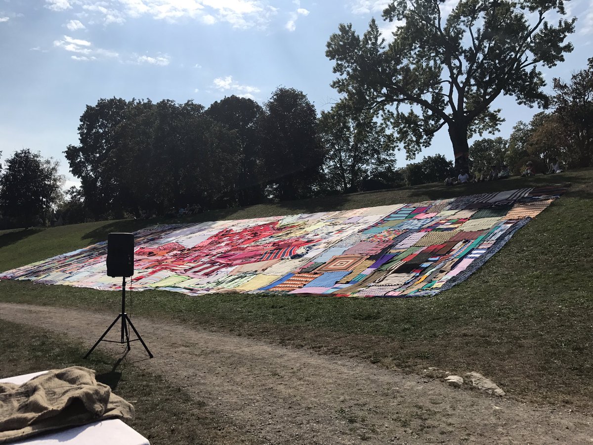 Kathryn_McGarry's tweet photo. Amazing 2B part of #GrandWoollyCanoeRide! End result: displayed knitted Canadian flag @ Dickson Park! #unique #cbridge #Canada150 #ON150 https://t.co/YVdrzFEsxV