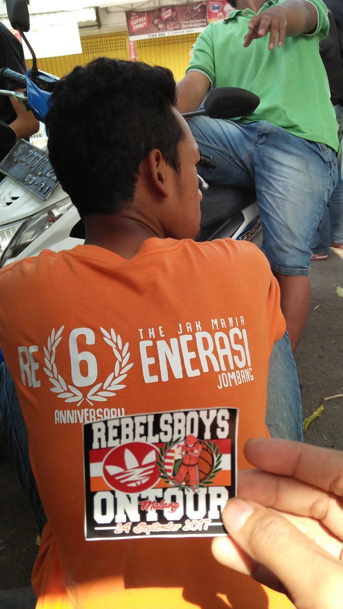 RB_Famiglia's tweet photo. Witr Jak Jombang n Aremania Jombang #AwayDaysNgalam #Persija #Jakmania #CNP #RebelsBoys https://t.co/w6t53gSilb