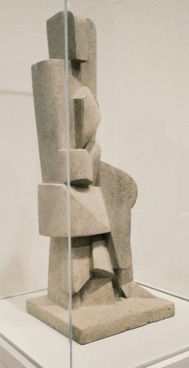 TheMsSnowfire's tweet image. A #stereotomic statue sits in repose @CHICAGOFRAMED