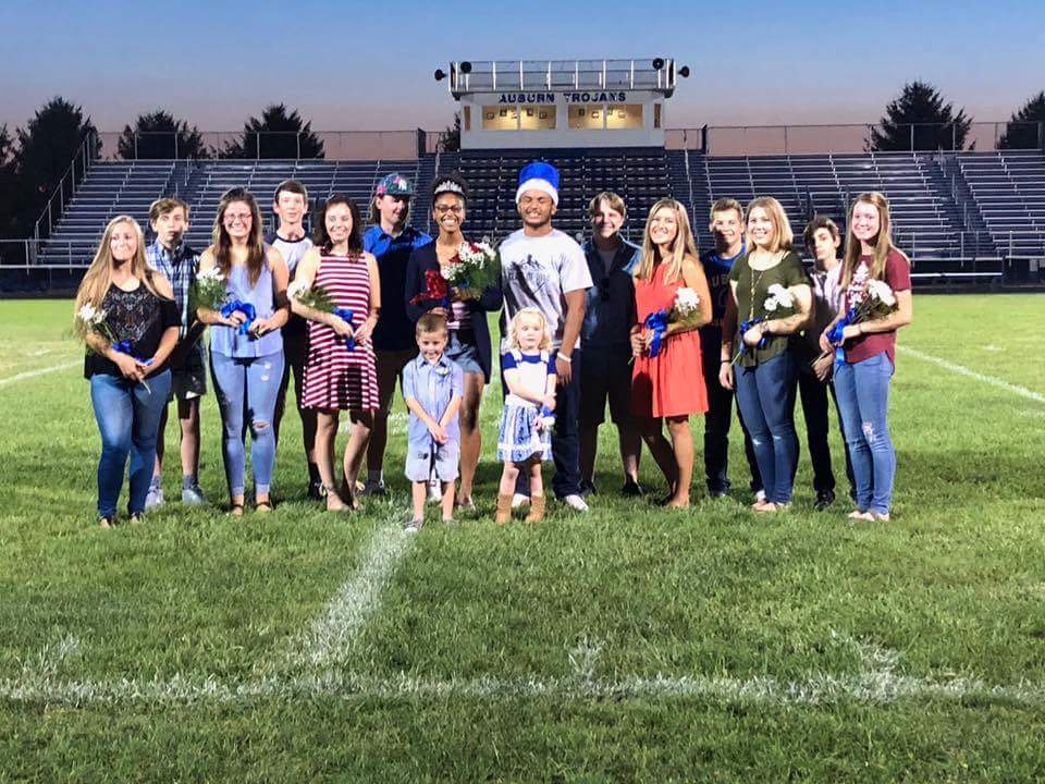 lovinhistory's tweet photo. 2017 Homecoming court
#kingTre #queenYaya https://t.co/BB4i4uaoag