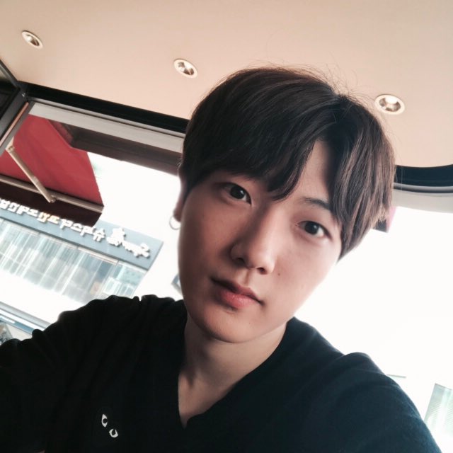 XLIMI2T's tweet photo. 이것이 오늘이지용 https://t.co/Rp1e4HIf2Q