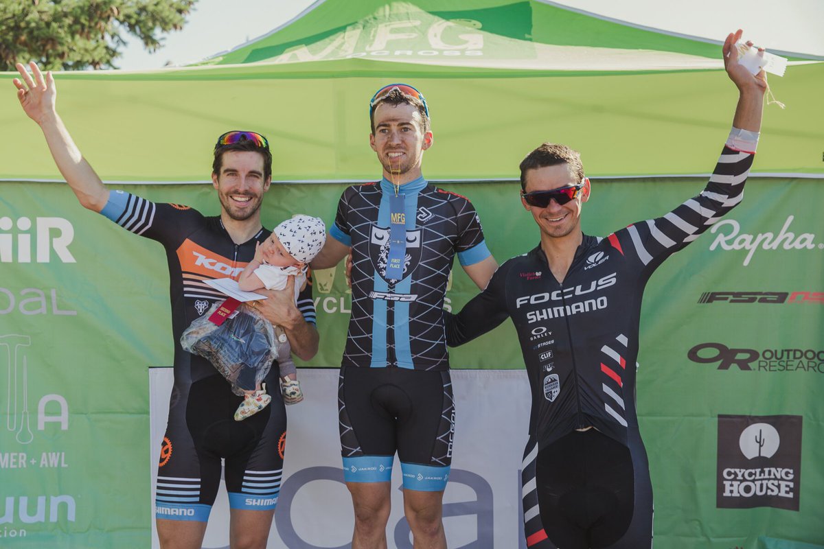 ...<a href="/settinger_/">Stephen Ettinger</a> @SteveFi5her while we wait for that...the usual suspects this weekend at <a href="/mfgcross/">MFG Cyclocross</a> #marymoorpark. Nice racing, gents. 📷: Joe