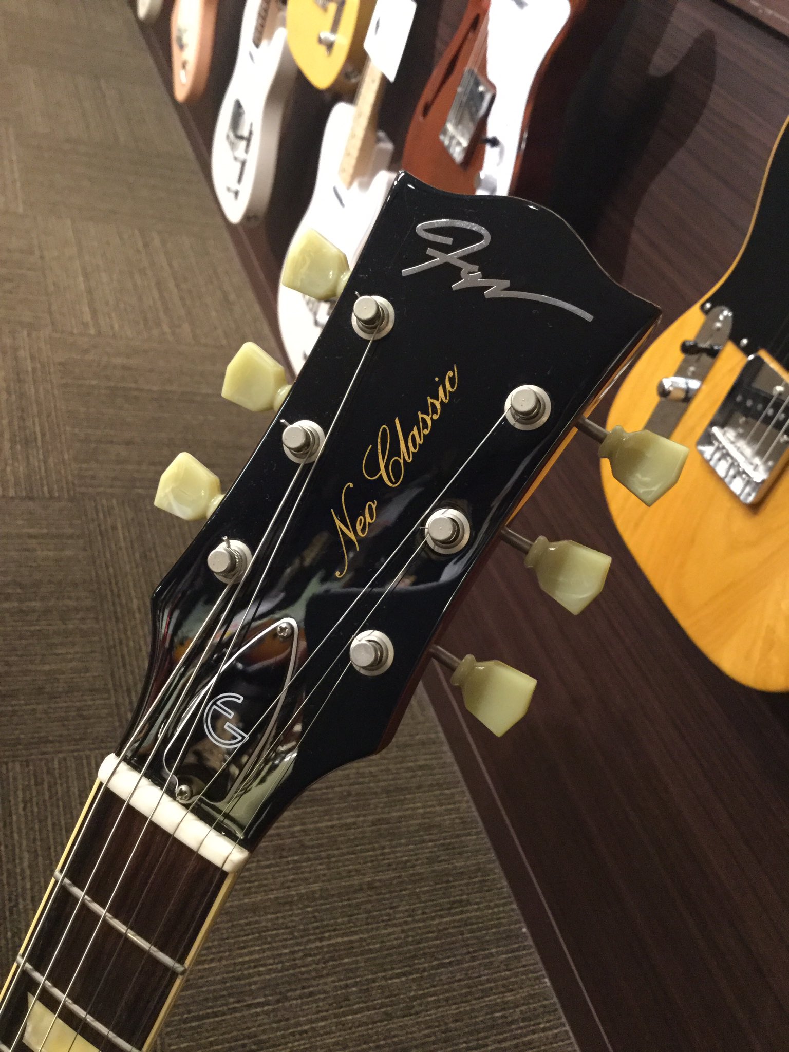 ট ইট র クロサワ楽器名古屋店 フジゲン製のレスポールゴールドトップ しかもピックアップはp 90 まさに某大人気バンドのギタリスト愛用のギターを思わせるルックス T Co Pqstnweh0m レスポール ゴールドトップ P90 フジゲン Fgn