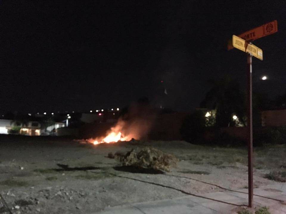 ChepeveraMty's tweet photo. #INCENDIO de hierba y basura  en J. Robertson y 4ta Norte, reportan vecinos fuerte olor. @SSPNuevoLeon @Cicmty https://t.co/kDVI2rs4ms