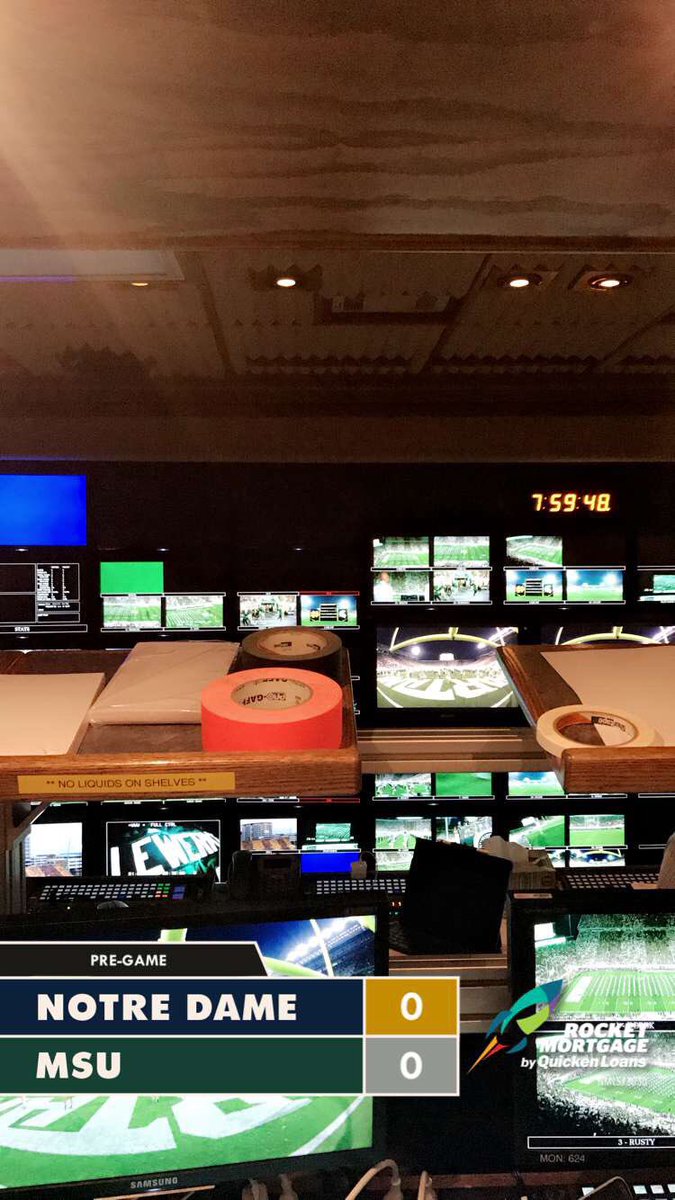 AshleyVerbeyst's tweet photo. 26 hours of running work   in two days of driving people around getting food for @joelklatt. In the end it was a great experience @FoxSports https://t.co/d4WZxFF10R