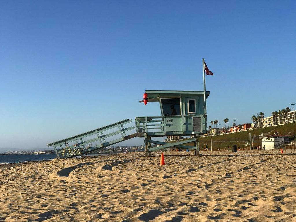 rossanavanoni's tweet photo. Hope everyone had a great weekend, we had a chill one with friends! 🌊 🌴 ☀️ #firstfallweekend #redondobeach https://t.co/YYJKzljV7E https://t.co/TF4fy8Irp9