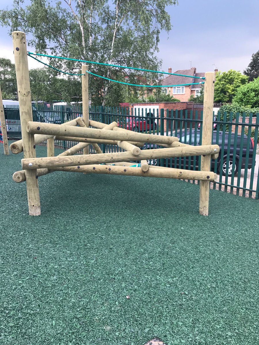 Step_Teachers's tweet photo. #Steplocal has been sponsoring Brunswick Park Primary for a minibus, and they had leftover funds to pay for new equipment! https://t.co/vc4DCIBZDd