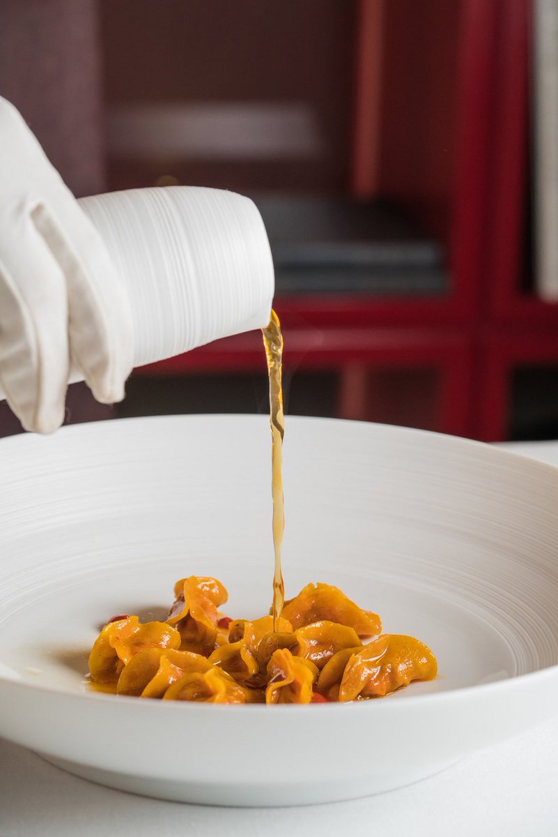 Last ingredient before tasting
#parallels #pagliaccioroma #anthonygenovese #anthonygenovesechef