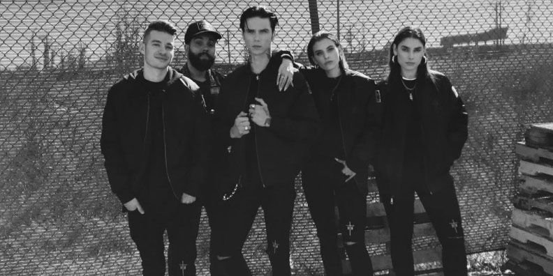 rocksound's tweet photo. Andy Biersack is launching his own clothing line. https://t.co/3uvfuiZjdk https://t.co/maHsF4fXZv