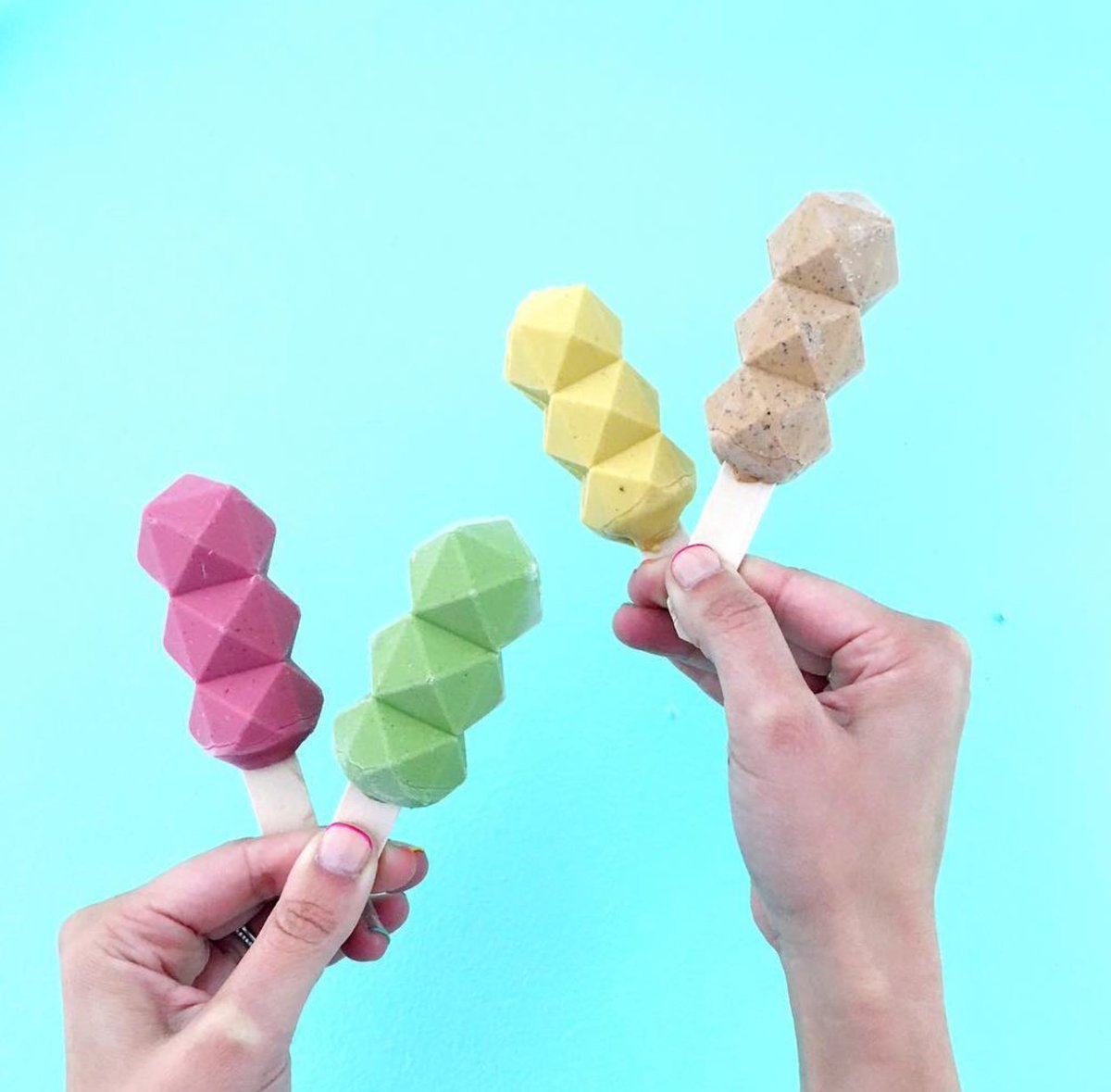 MakerFaireRome's tweet image. Un gelato #stampato3D? Con #DreamPops &amp;amp; #BabinesBakery si può! E la #CallforMakers è aperta!#MFR17 goo.gl/Hsh79o @Ffoodinstitute