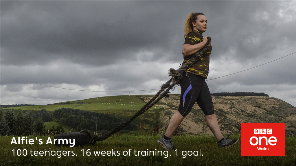 BBCWales's tweet photo. 🏃 Can @gareththomas14 motivate 100 rookie runners to cross the #CardiffHalf finish?

🎽 #AlfiesArmy2017
📲 Wednesday, 9pm on @BBCOne Wales https://t.co/4j770niEn4
