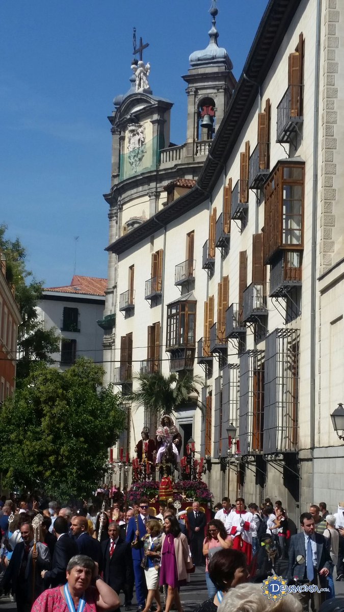 Ayer pudimos disfrutar de la salida extraorfinaria de la Hermandad de la Entrada de Jesús en Jerusalén, "La Borriquita" de Madrid.