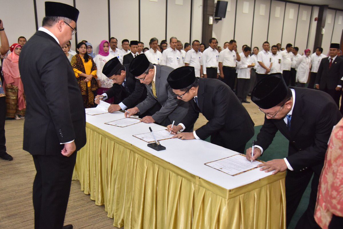 Alhmdlh mulai hr ini diberi amanah mnjdi dirjend PPMD kemendesa PDTT, semoga dpt mengemban dgn baik. Mohon do'a.