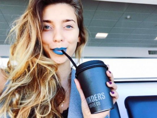 Регина Тодоренко в прозрачном платье похвасталась отличной растяжкой 
➡ Читать далее zzl.lv/interesnye-sta…
        
        ...