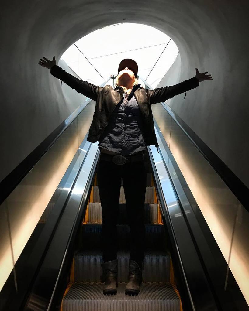 TheJessiCombs's tweet photo. Most times, the best way to go, is up. #movingupmonday https://t.co/qDuZTXyhhv https://t.co/yamuaap5v3