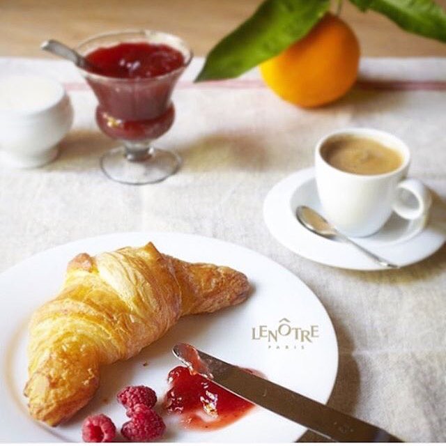 TheChefz's tweet photo. راح يكون فطورك ألذ مع منيو #ذا_شفز الجديد 😍
قريباً @lenotreksa :
#فطور #دوام #مطاعم https://t.co/TaqabYWLrG