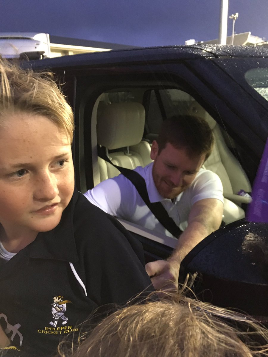 dawnegreen1's tweet photo. Thank you so much for stopping last night @Eoin16, made an 8 year olds birthday! Sorry for being the #stalkermum https://t.co/dALLDpLdE7