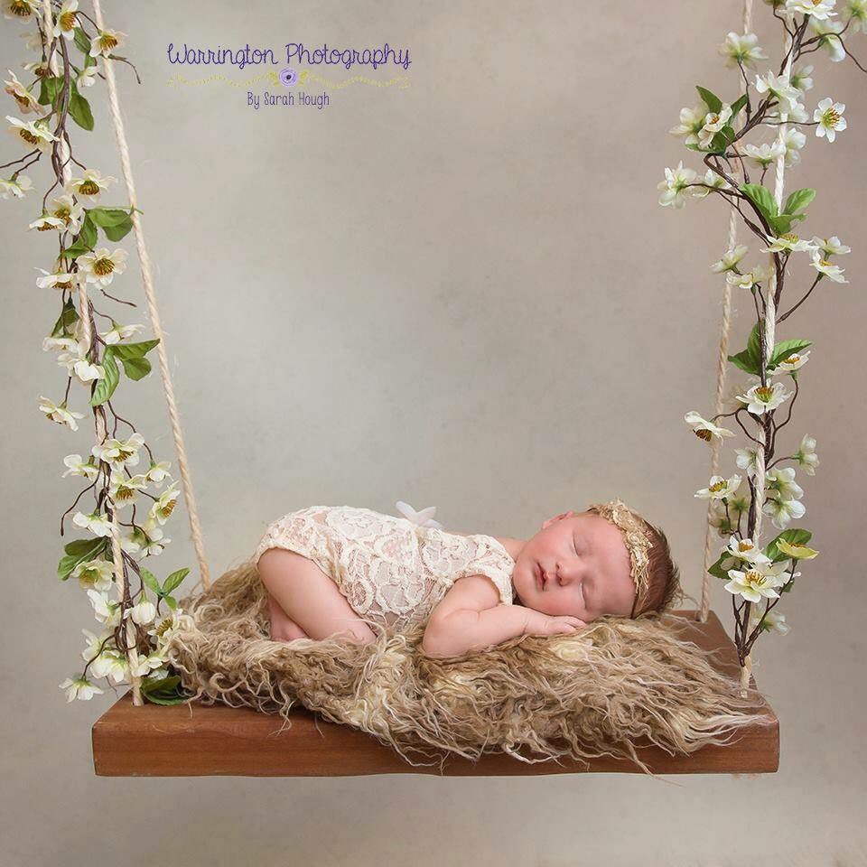 Full for newborn sessions for the rest of 2017.  Next 10 bookings for Feb-April will get a £55 scan with my compliments at <a href="/yourbabyscan/">Your Baby Scan</a>