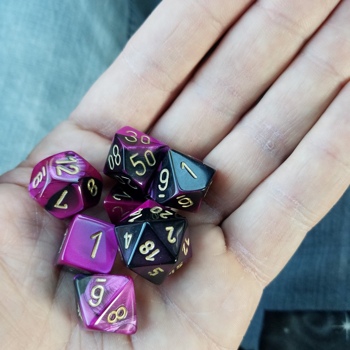 SuperVillainV's tweet photo. New set of dice! So pumped! #dnd #dice #hellanice https://t.co/9bvVH0wOTX