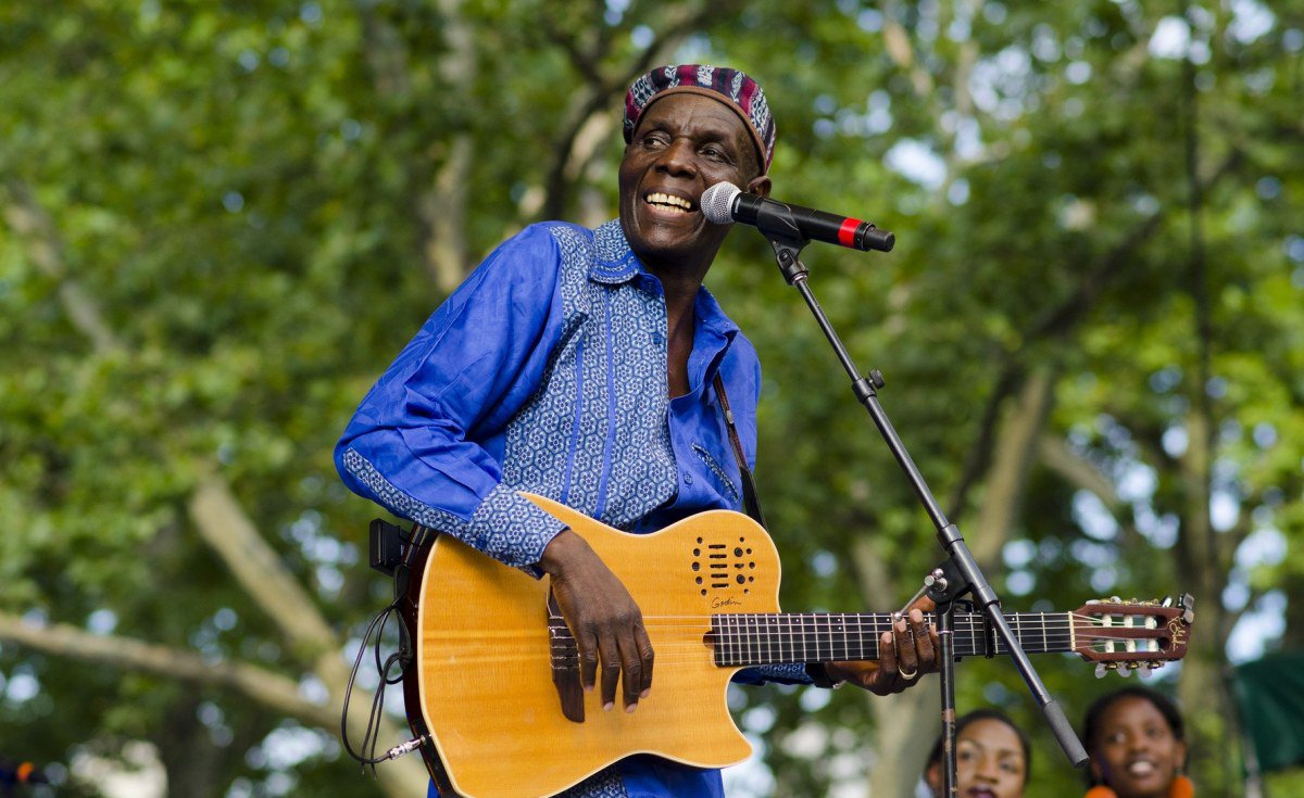 Happy 65th birthday Zimbabwean great singer of all times Oliver Mtukudzi. 