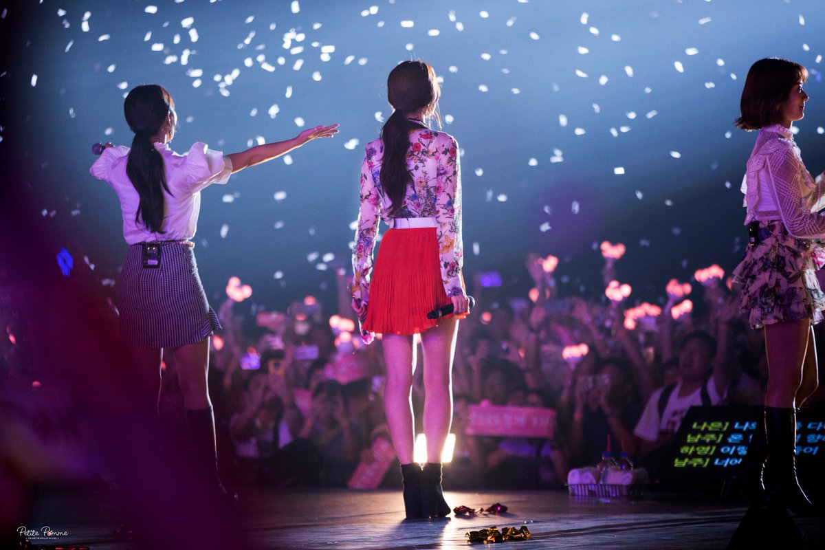 PetitePomme0210's tweet photo. 170923 홍콩콘서트 part6 #에이핑크 #손나은(@Apinksne) #Apink #나은 #naeun #asiatour  #hongkong

밤 하늘 가득히 아름답게 빛나는 넌 🌟 https://t.co/d3uYGP13i8