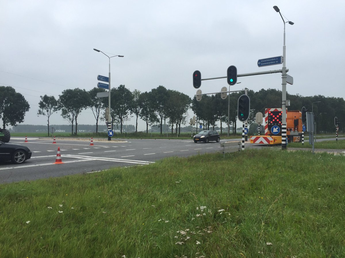 vanderKOLK_z's tweet photo. #s'Heerenbroek: de #N764 tussen Kampen en Zwolle is tijdelijk afgesloten ivm gaslek. Verkeer Kampen<>Zwolle via N50 https://t.co/Bfn2RRs4mw