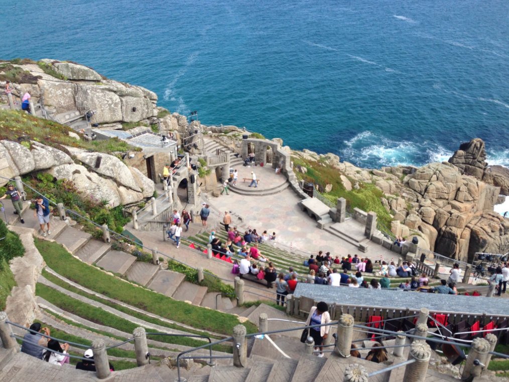 Hitchcock's 'Jamaica Inn' will be the FIRST EVER film screened at the Minack Theatre - join us and make history!  tinyurl.com/yc3hjnqb