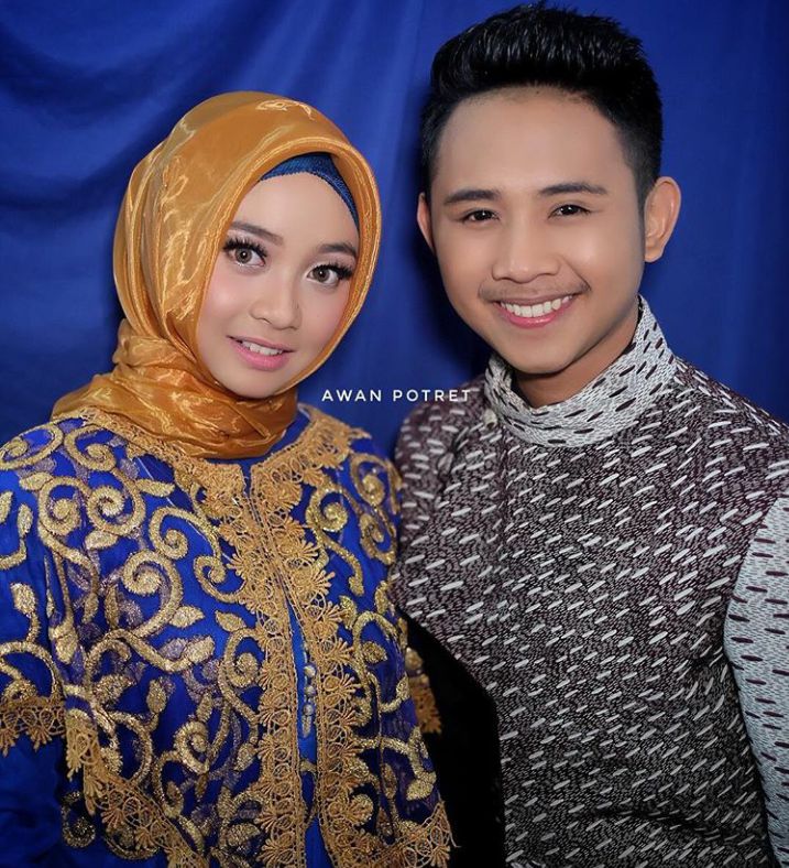 Setiap saat ad/ waktu yg indah jika bersamam, namun profesi &amp; tuntutan yg slalu mencoba membuat kta jauh. Maka setiap moment hrus diabadikan