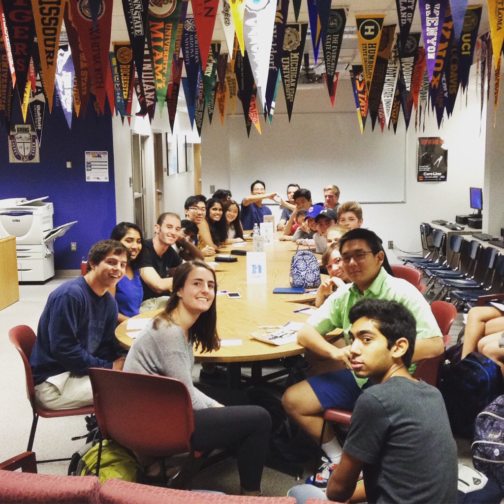 CCHSPostGrad's tweet image. #MondayMotivaton kicking off the week right! It's college week! @CCHSPostGrad check all upcoming visits on Naviance and sign up to attend!!