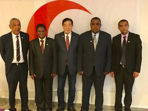 During his visit to #Comoros, IFRC's President met with #RedCross leaders from #Madagascar, #Mauritius &amp; #Seychelles.