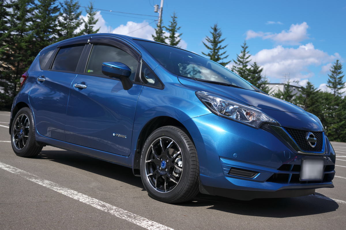 もりさと Pa Twitter クルマを買ってしまいました 日産のノートe Power クルマを入れ替える計画はあったのですが 想定外のハイブリッド車でちょっと予算オーバー ひと踏み惚れにやられましたw 車体の青色は相方の好みですが タイヤは僕の好みでインチアップして もりさと Pa Twitter クルマを買ってしまいました 日産のノートe Power クルマを入れ替える計画はあったのですが 想定外のハイブリッド車でちょっと予算オーバー ひと踏み惚れにやられましたw 車体の青色は相方の好みですが タイヤは僕の好みでインチアップして