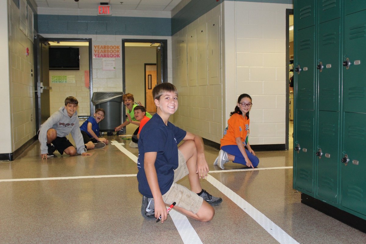 NHMSNash's tweet photo. Earth Systems students having a great time creating scale models of the solar system! @northhallmiddle https://t.co/ydZysthKr1