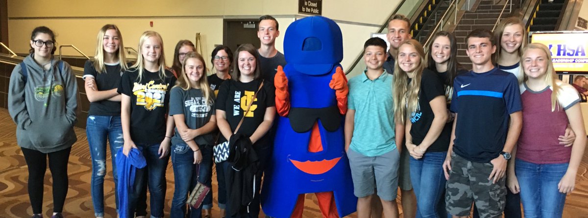ICCougars189's tweet photo. ICHS Student Council participates in the @IHSA_IL Leadership Conference. #WeAreIC https://t.co/c4DaApxRsR