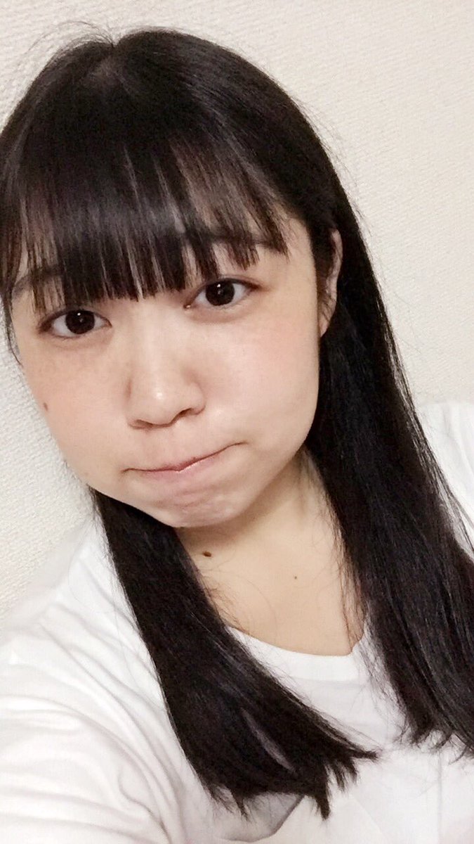 O Xrhsths 青木立華 Sto Twitter 髪の毛まっすぐにしてもらいましたーーーヽ Z ﾉ 前髪も切ってもらったし 後ろもそろえてもらったし嬉しい 黒髪ぱっつん似合うんです 自分で言うのもなんだけど 洋服よりも和服似合うんです とりあえず十二単でも着せて