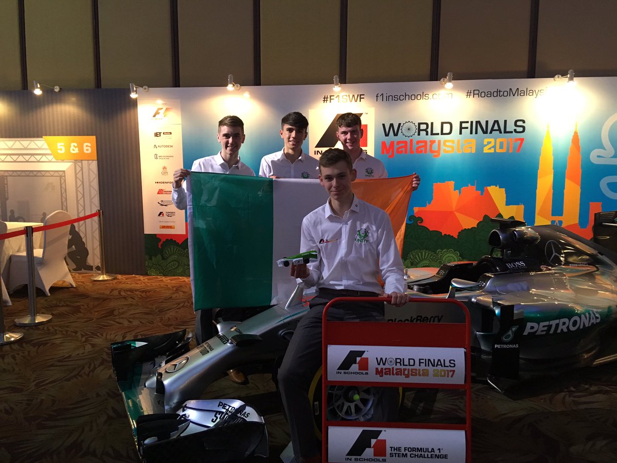 UnityRacing's tweet image. Not every day you get to see an @MercedesAMGF1 car in the flesh💚 looking forward to the knockout racing tomorrow🇮🇪🤞🏻@F1inSchoolsHQ