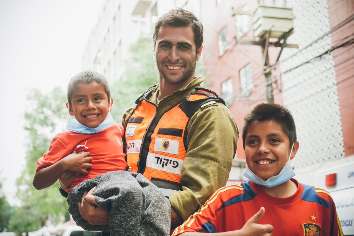 FDIonlinecat's tweet photo. Aquests nens són els nostres herois #FDIenMex https://t.co/15vslYDEFE