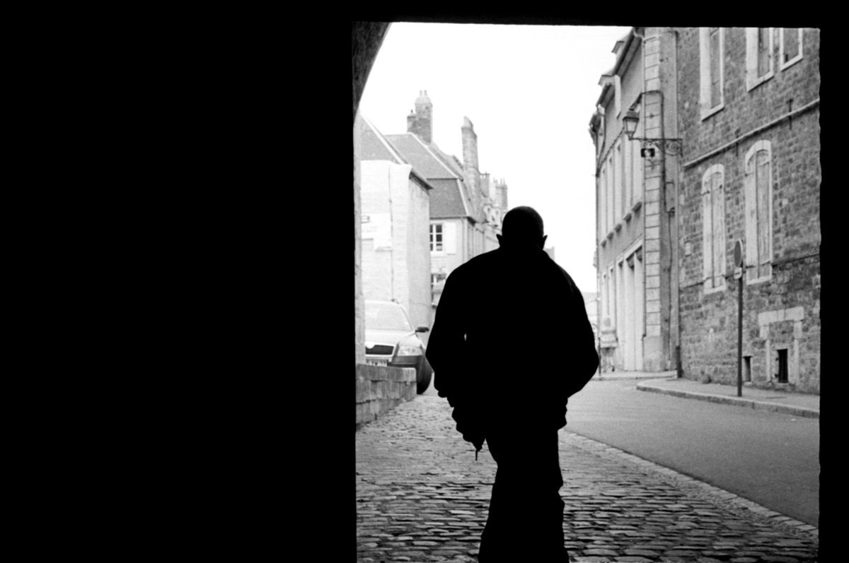 KoopsDK's tweet image. Nikon FA - trix400 - Rodinal // #streetphotography #streetphotographer #koops #hautsdefrance #silhouette #streetpics #candid #filmisnotdead