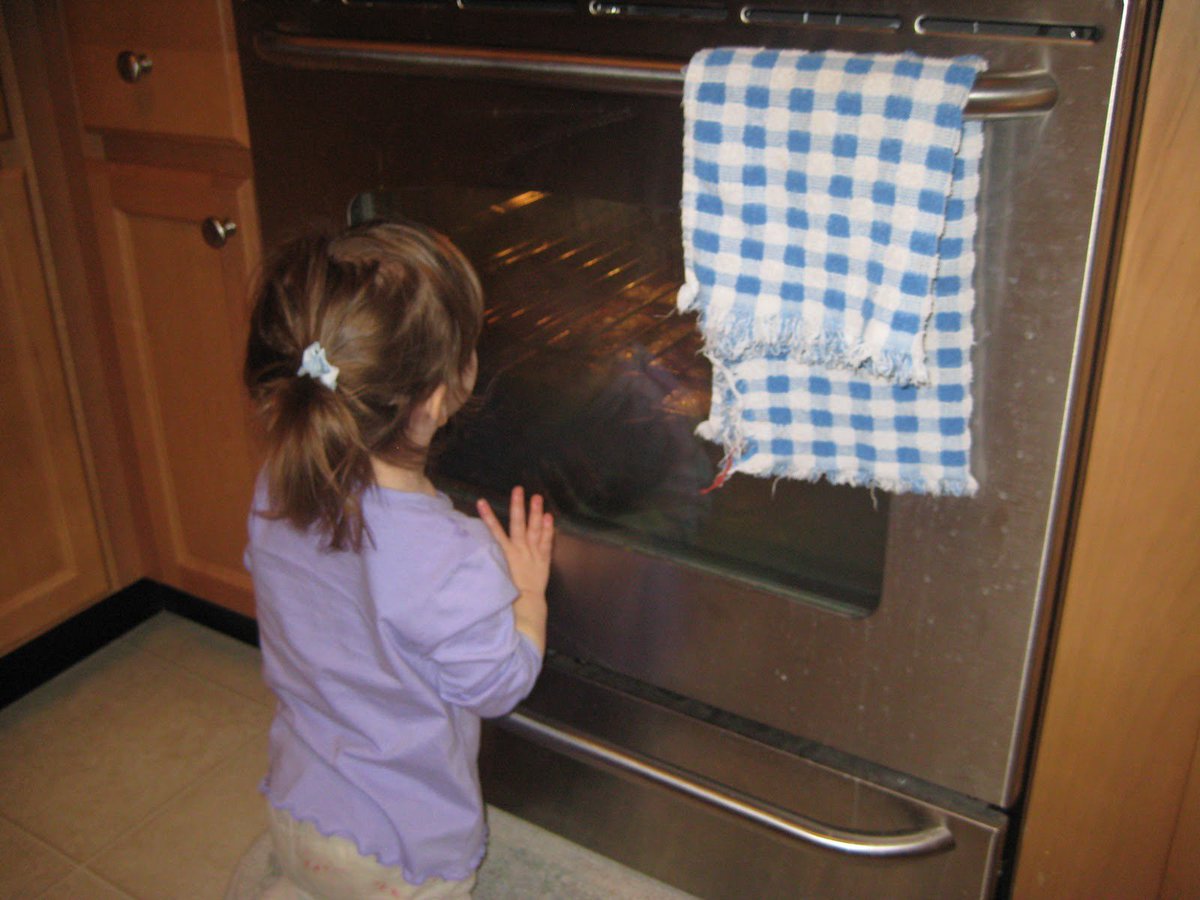 Don't let kids use kitchen appliances by themselves, supervise any art or science projects that involve electrical devices. #firesafetyfirst