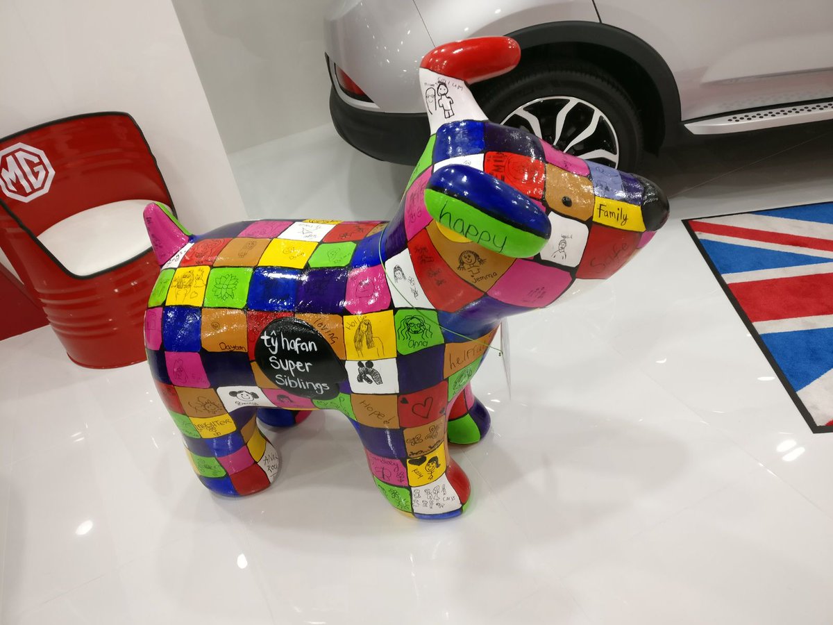 mgstorecardiff's tweet photo. Doing the @SnowdogsWales trail? We have 3 here in @StDavidsCardiff ! Including our very own @OMGSnowdog and 2 of his mates from @tyhafan 🐶🐶 https://t.co/xuvERAYuCS