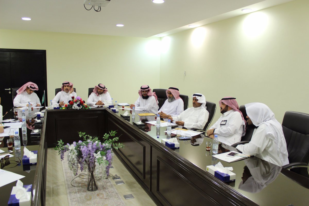 غرفة حفرالباطن on Twitter "إعادة انتخاب رئيس ونائب لجنة التعليم الأهلي غرفة حفرالباطن on Twitter "إعادة انتخاب رئيس ونائب لجنة التعليم الأهلي