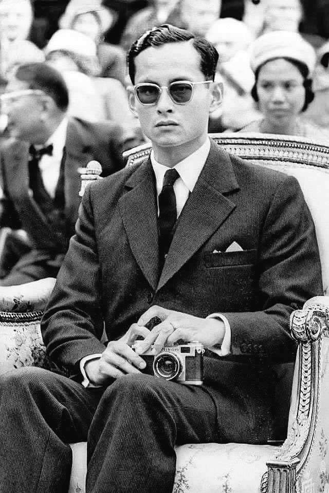 ThaiDragon599's tweet image. ๒๕ กันยายน พุทธศักราช ๒๕๖๐

- อีก ๕ วัน ปิดเข้ากราบพระบรมศพ
- อีก ๑๘ วัน ครบ ๑ ปีแห่งการสวรรคต
- อีก ๓๐ วัน ถึงวันถวายพระเพลิงฯ