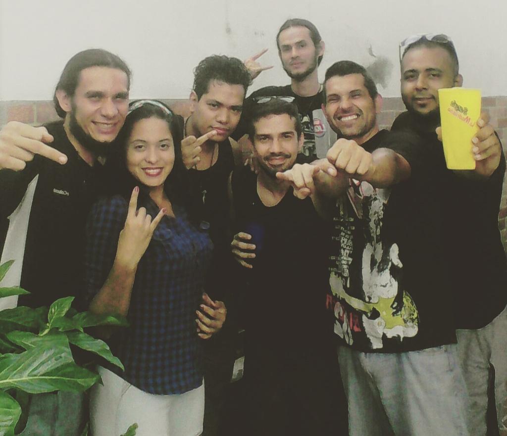 Siempre será un honor compartir con uds #HermandadMetalera