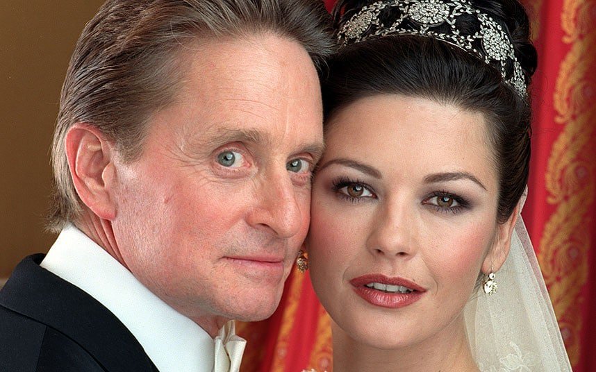 Happy birthday to that irresistible, Oscar-winning couple - Michael Douglas and Catherine Zeta-Jones! 