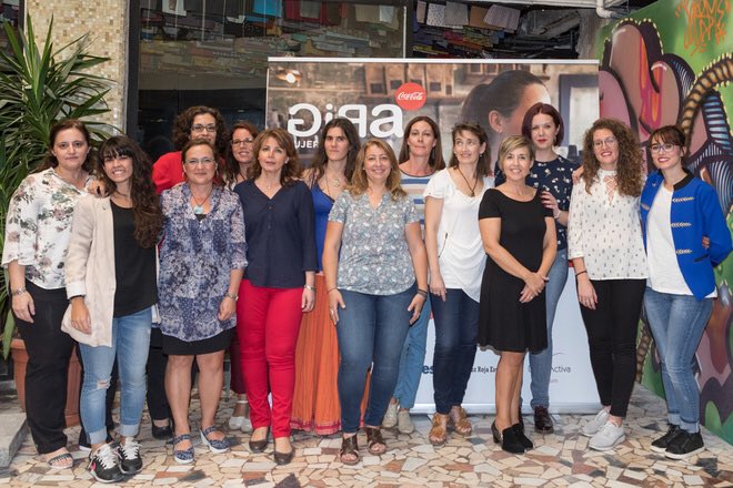ideasfactory_es's tweet photo. Que contentos estamos!!! Nuestra #IFlover Lorena de @unisevilla seleccionada en premio emprendimiento @CocaCola_es https://t.co/16aIM8l727 https://t.co/niNB5vC304
