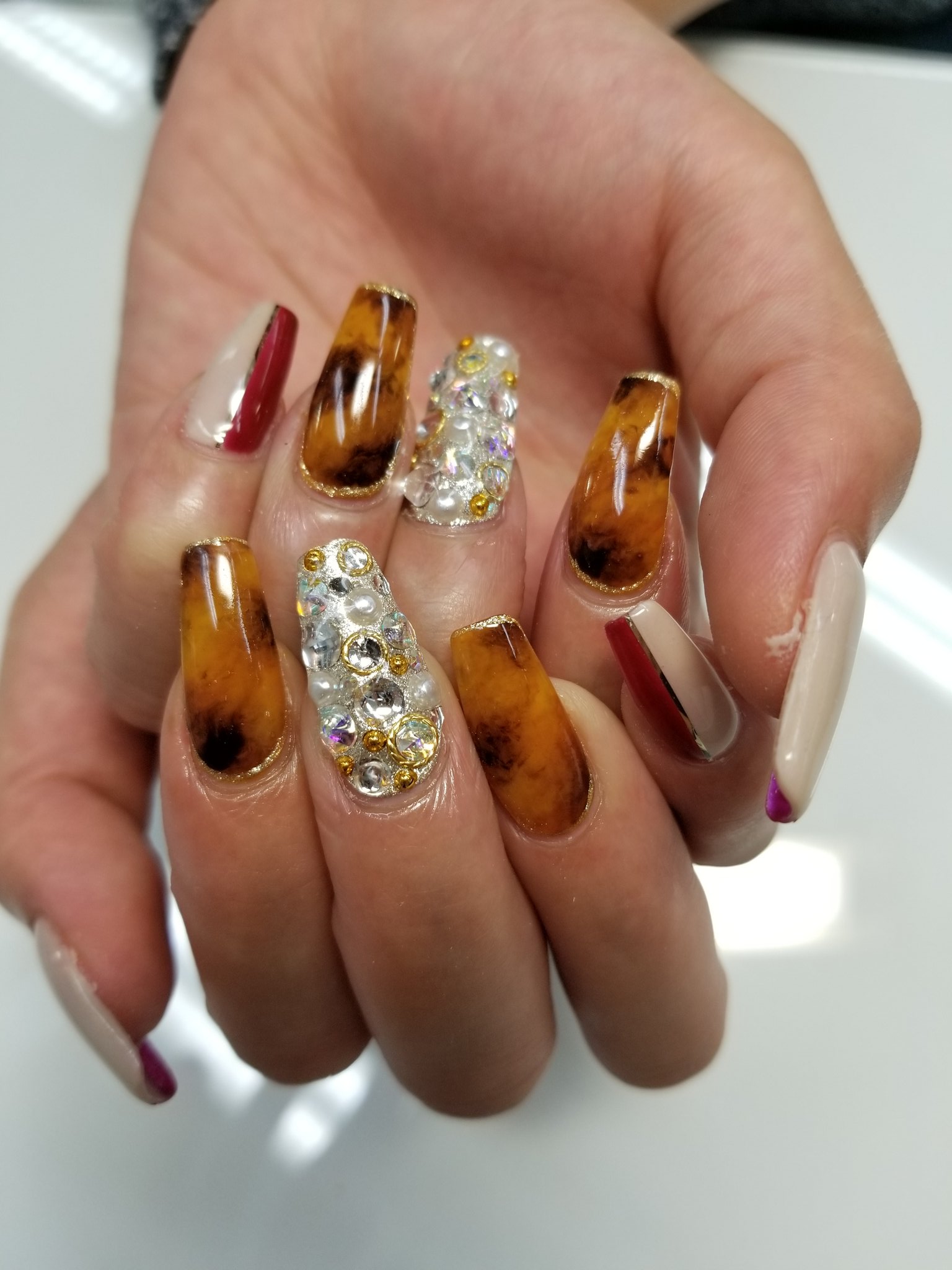 ネイルサロンmarch こんばんわ 新宿店森崎です 秋と言えばべっこう 秋ネイル べっこう マーチ ネイル T Co Cc8yf7lqyo Twitter