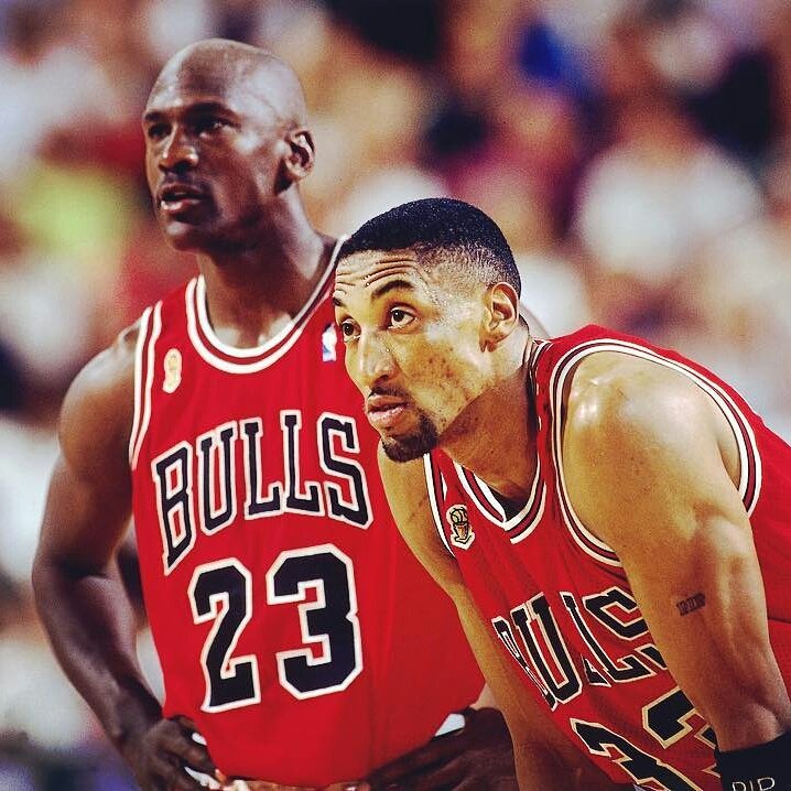 Bugün efsane Chicago Bulls kadrosunun efsane üyesi Scottie Pippen\ n do um günü. Happy birthday 