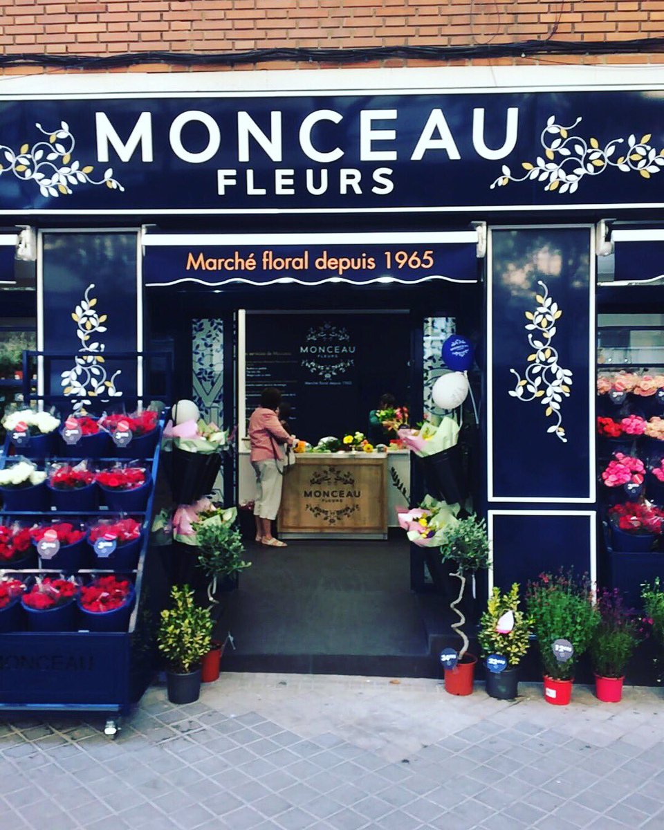 ofercopy's tweet image. Amor a primera vista con esta rotulación de la floristería @MonceauMadrid Un rótulo en letras de pvc y decoración en vinilo de corte 🌺