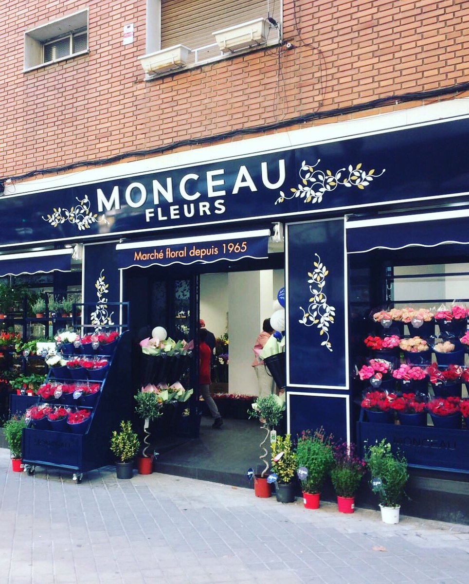 ofercopy's tweet image. Amor a primera vista con esta rotulación de la floristería @MonceauMadrid Un rótulo en letras de pvc y decoración en vinilo de corte 🌺