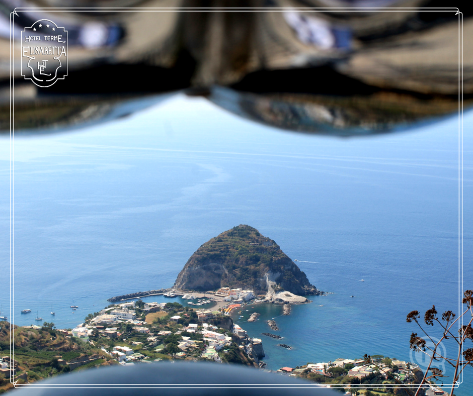 hotelelisabetta's tweet photo. Sant'Angelo d'#Ischia, tappa obbligatoria, è un borgo con un'atmosfera #magica... #HotelTermeElisabetta #VisitIschia #Tourism https://t.co/rJPlSB2oQT